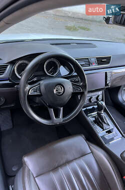 Лифтбек Skoda Superb 2016 в 