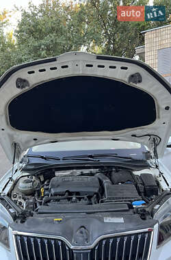 Лифтбек Skoda Superb 2016 в 