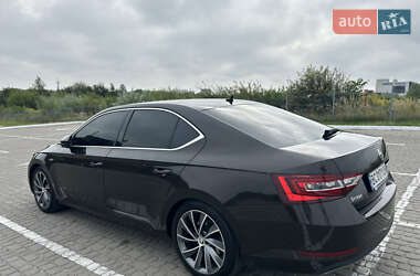 Лифтбек Skoda Superb 2017 в 