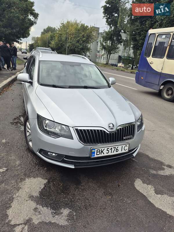 Универсал Skoda Superb 2014 в 