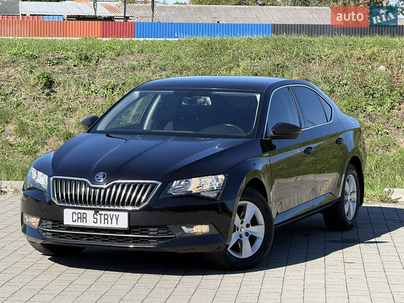 Лифтбек Skoda Superb 2019 в Стрые