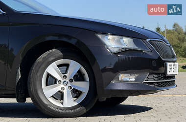 Лифтбек Skoda Superb 2019 в 