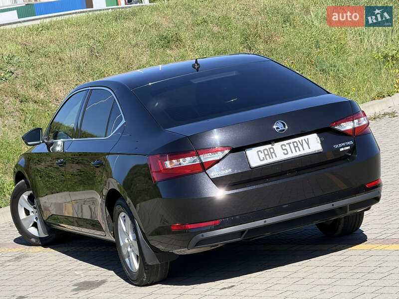 Лифтбек Skoda Superb 2019 в Стрые