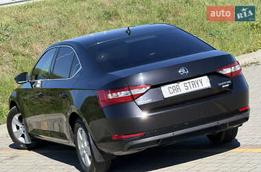 Лифтбек Skoda Superb 2019 в 