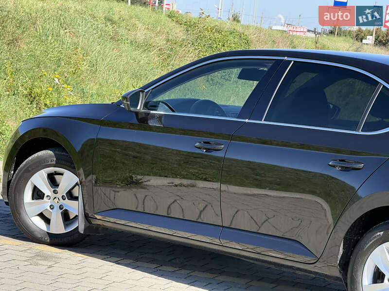 Лифтбек Skoda Superb 2019 в Стрые