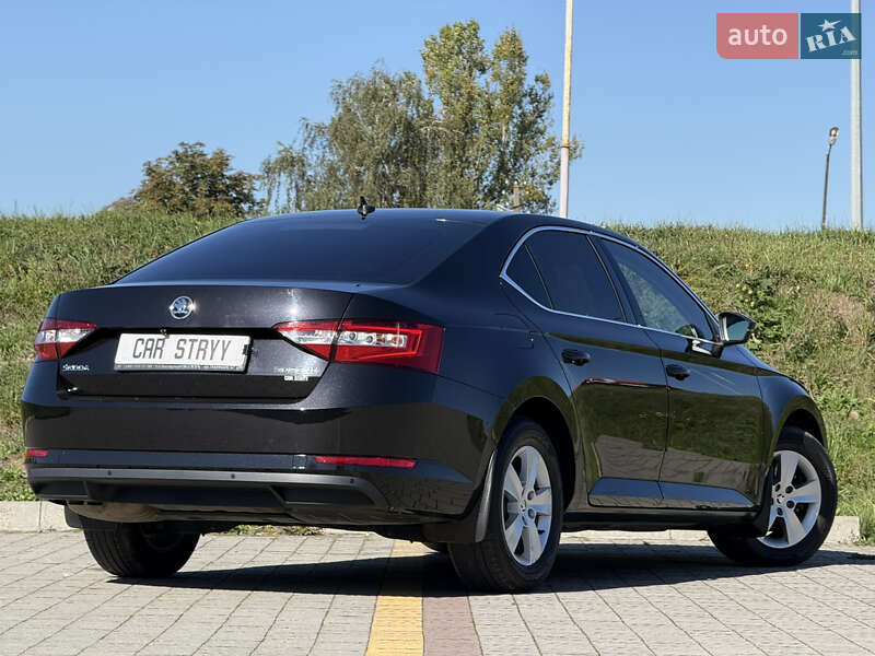 Лифтбек Skoda Superb 2019 в Стрые