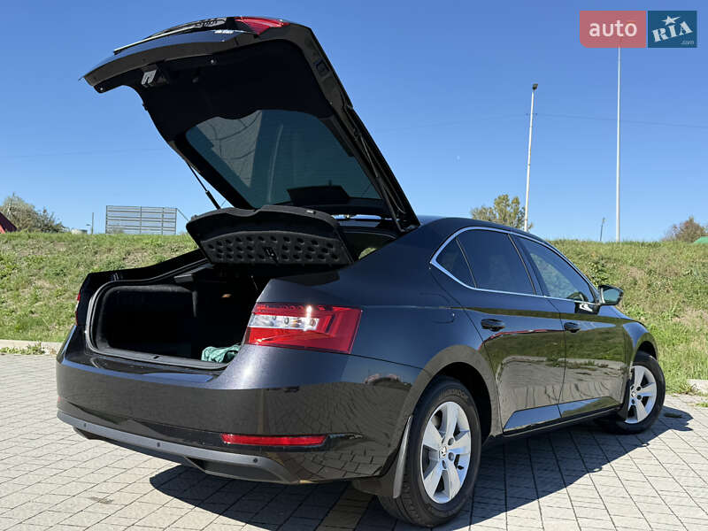 Лифтбек Skoda Superb 2019 в Стрые