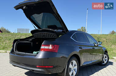 Лифтбек Skoda Superb 2019 в 