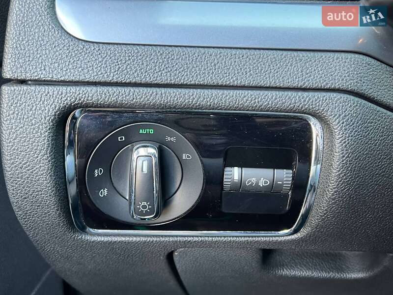 Универсал Skoda Superb 2011 в Киеве