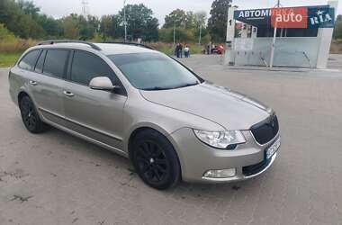 Універсал Skoda Superb 2010 в Львові