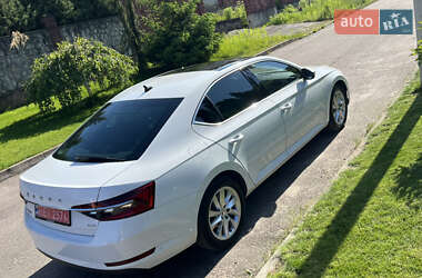 Ліфтбек Skoda Superb 2022 в Рівному