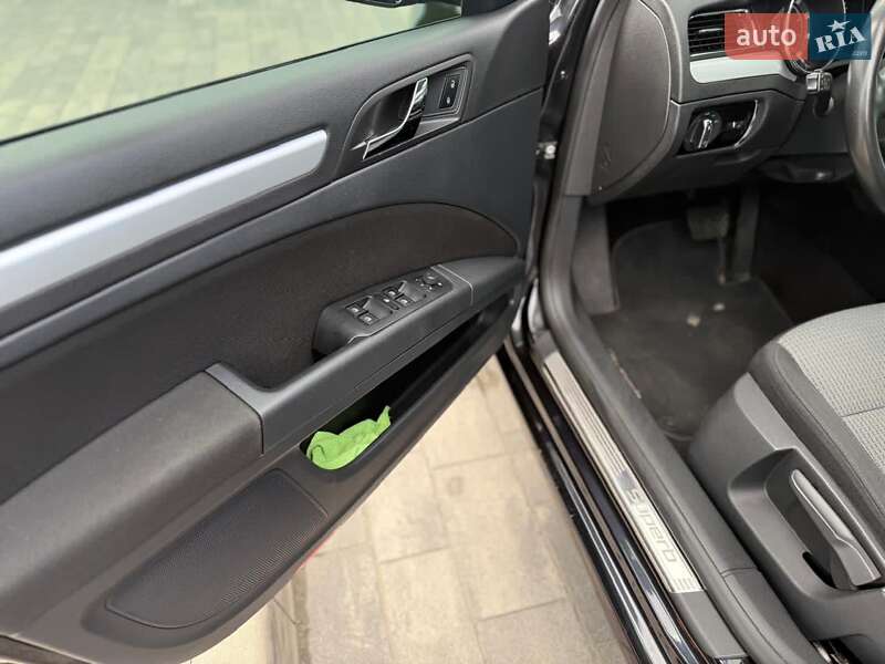 Универсал Skoda Superb 2013 в Луцке