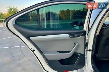 Лифтбек Skoda Superb 2015 в 