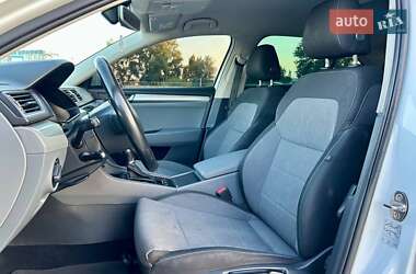 Лифтбек Skoda Superb 2015 в 