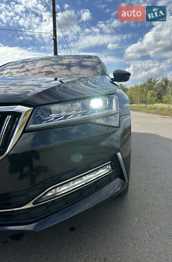 Лифтбек Skoda Superb 2019 в 