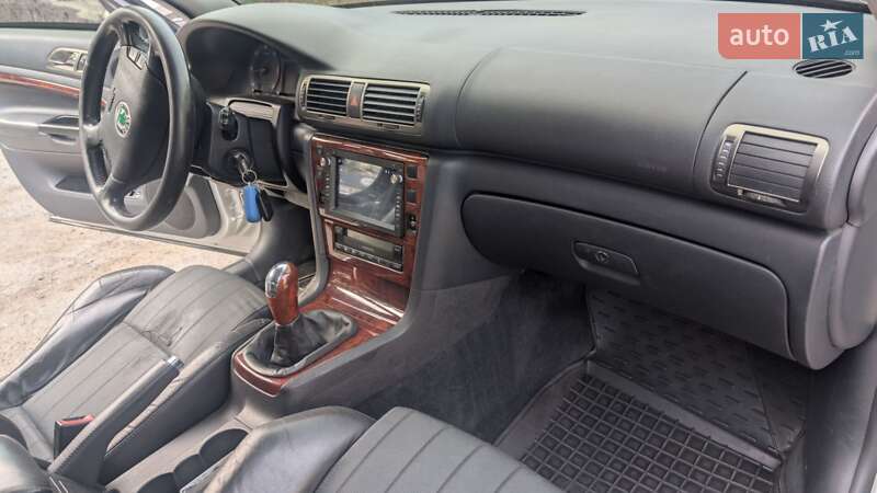 Лифтбек Skoda Superb 2002 в Ивано-Франковске