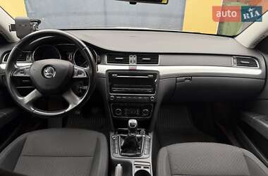 Лифтбек Skoda Superb 2013 в 