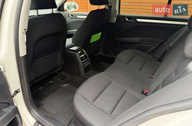 Лифтбек Skoda Superb 2013 в 