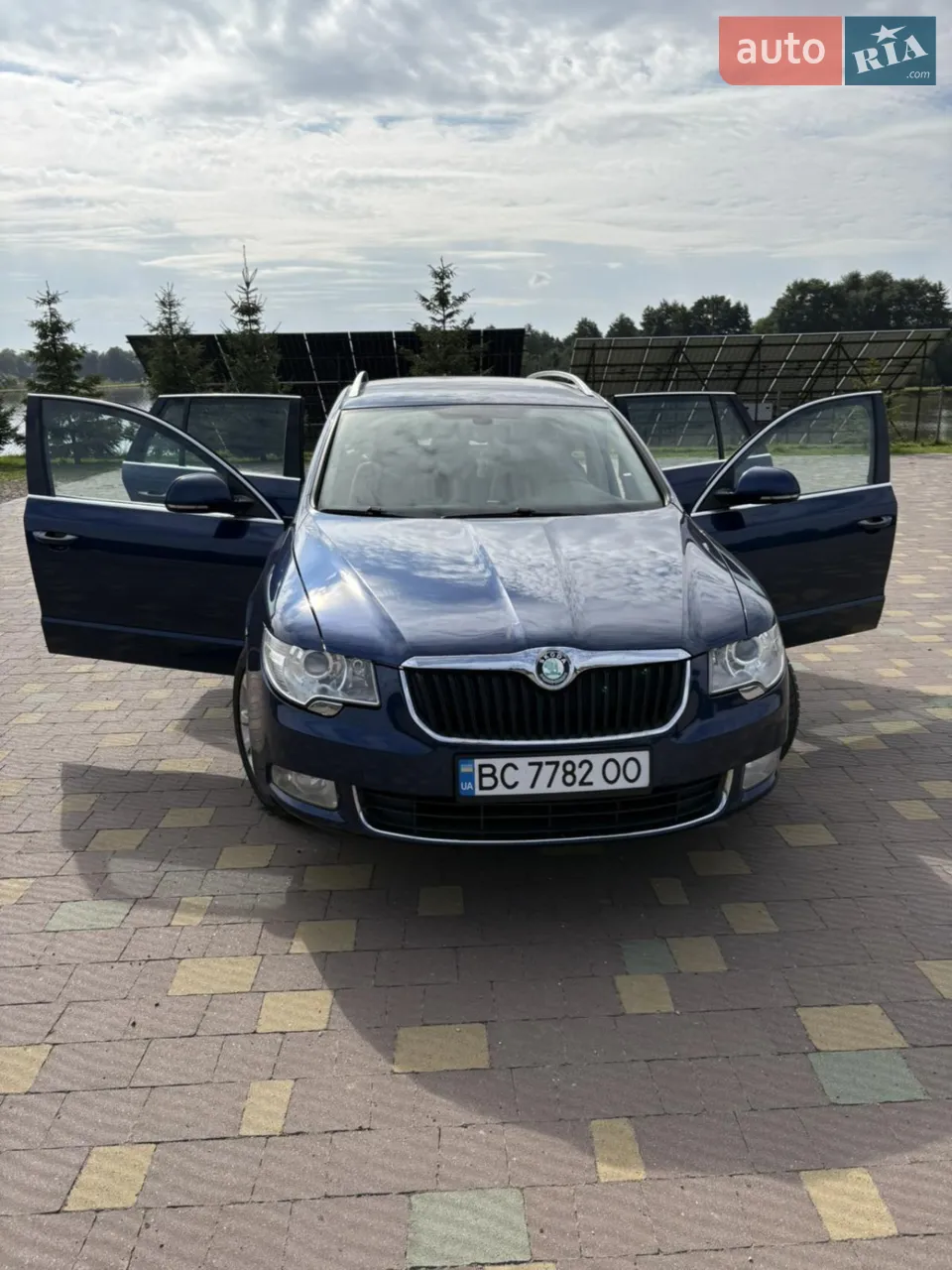 2011 Skoda Superb - мініатюра 10