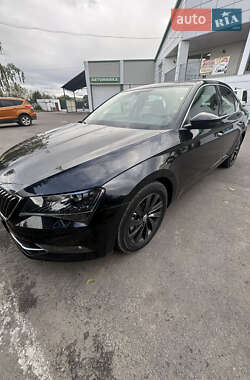 Лифтбек Skoda Superb 2015 в 