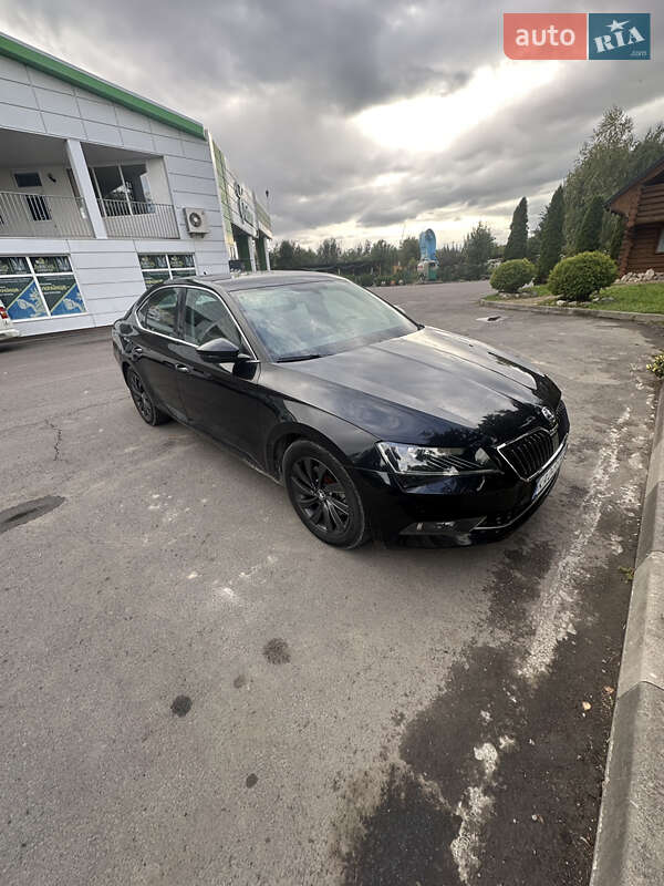 Лифтбек Skoda Superb 2015 в Виноградове фото 12 Лифтбек Skoda Superb 2015 в Виноградове