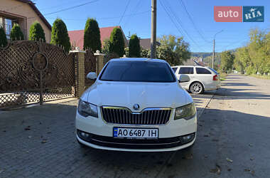 Ліфтбек Skoda Superb 2013 в  фото 6 Ліфтбек Skoda Superb 2013 в