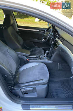 Ліфтбек Skoda Superb 2013 в  фото 14 Ліфтбек Skoda Superb 2013 в