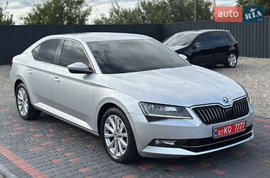 Лифтбек Skoda Superb 2016 в 