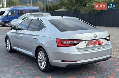 Лифтбек Skoda Superb 2016 в 