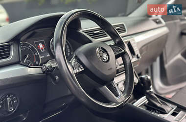 Лифтбек Skoda Superb 2016 в 