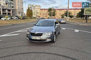 Лифтбек Skoda Superb 2012 в 