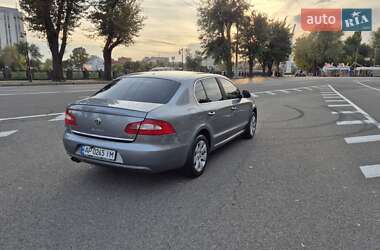 Лифтбек Skoda Superb 2012 в 