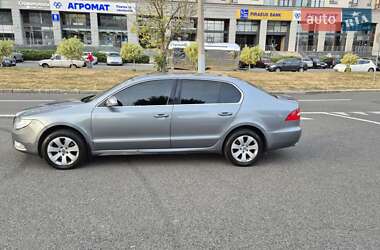 Лифтбек Skoda Superb 2012 в 
