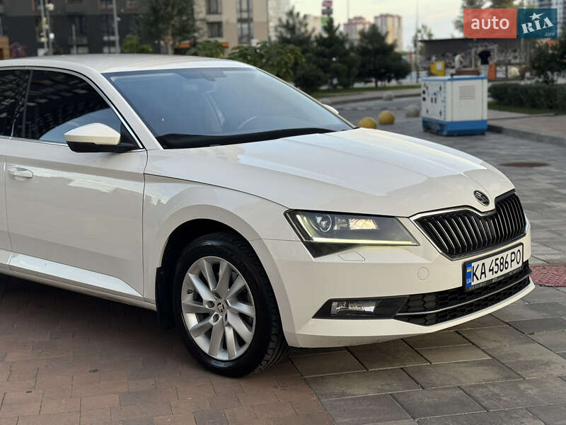 Лифтбек Skoda Superb 2018 в Киеве