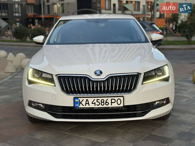 Лифтбек Skoda Superb 2018 в Киеве