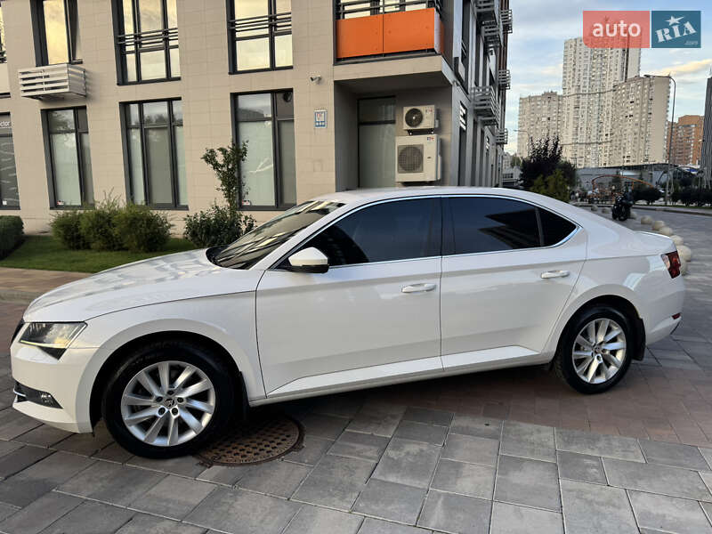 Лифтбек Skoda Superb 2018 в Киеве