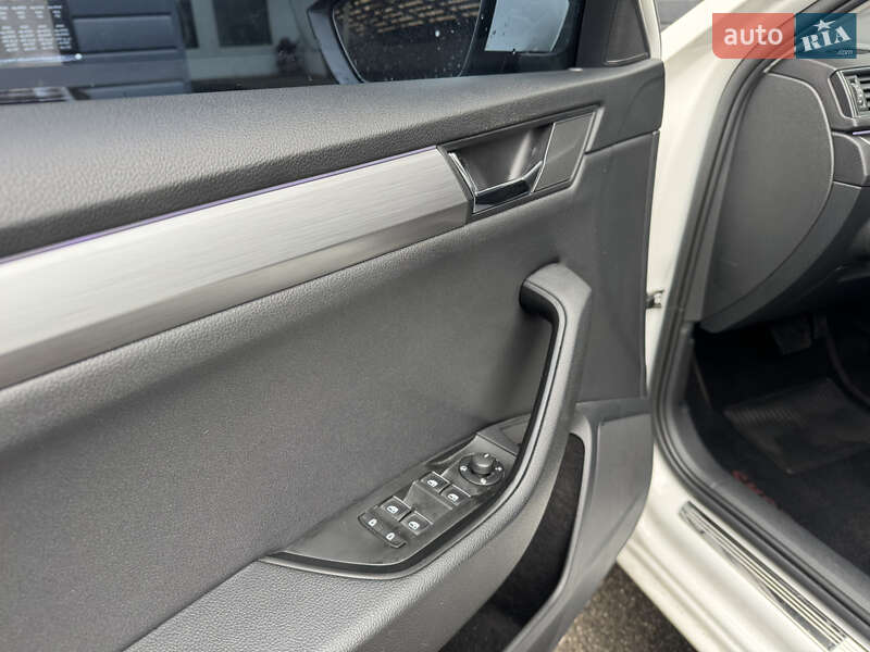 Лифтбек Skoda Superb 2018 в Киеве