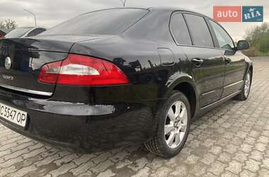 Лифтбек Skoda Superb 2011 в 