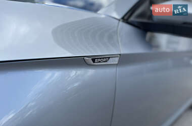 Лифтбек Skoda Superb 2015 в 
