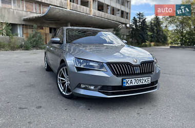 Лифтбек Skoda Superb 2015 в 