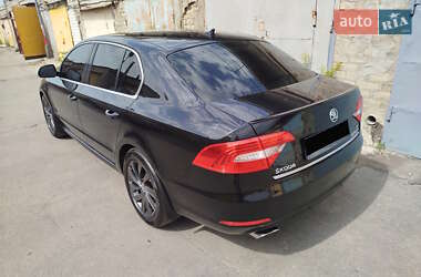 Лифтбек Skoda Superb 2013 в 