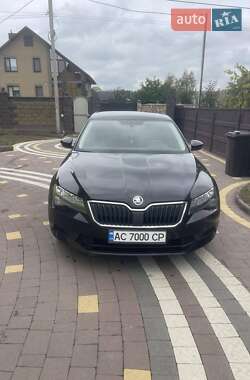 Лифтбек Skoda Superb 2016 в Луцке