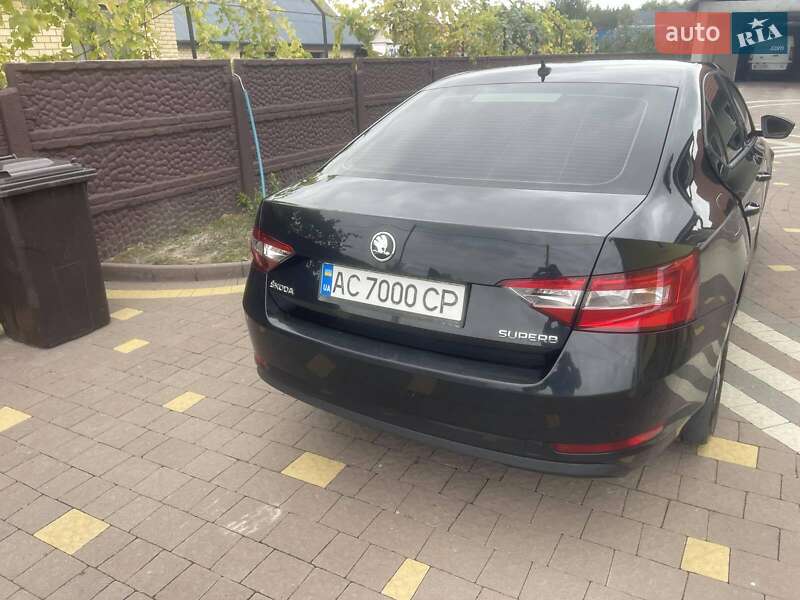 Лифтбек Skoda Superb 2016 в Луцке