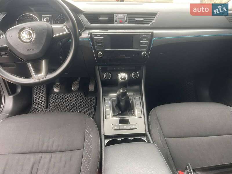 Лифтбек Skoda Superb 2016 в Луцке