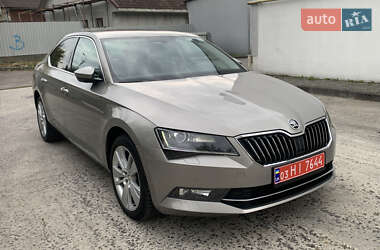 Лифтбек Skoda Superb 2017 в 