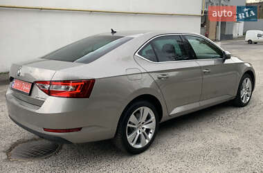 Лифтбек Skoda Superb 2017 в 