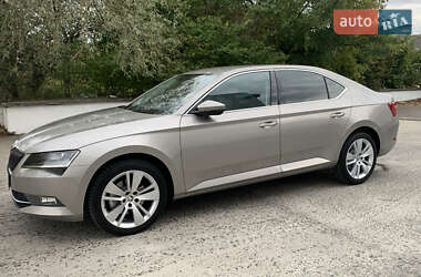 Лифтбек Skoda Superb 2017 в 