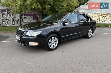 Лифтбек Skoda Superb 2012 в 