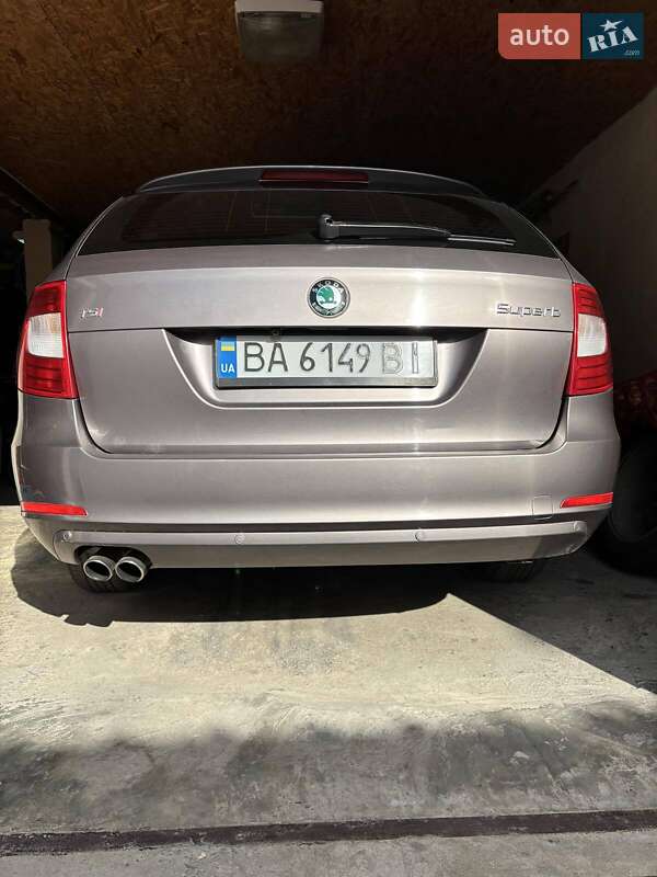 Универсал Skoda Superb 2012 в Кропивницком