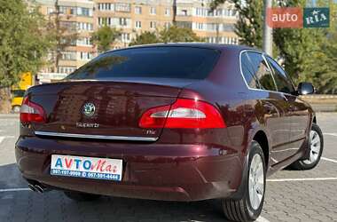Лифтбек Skoda Superb 2012 в 